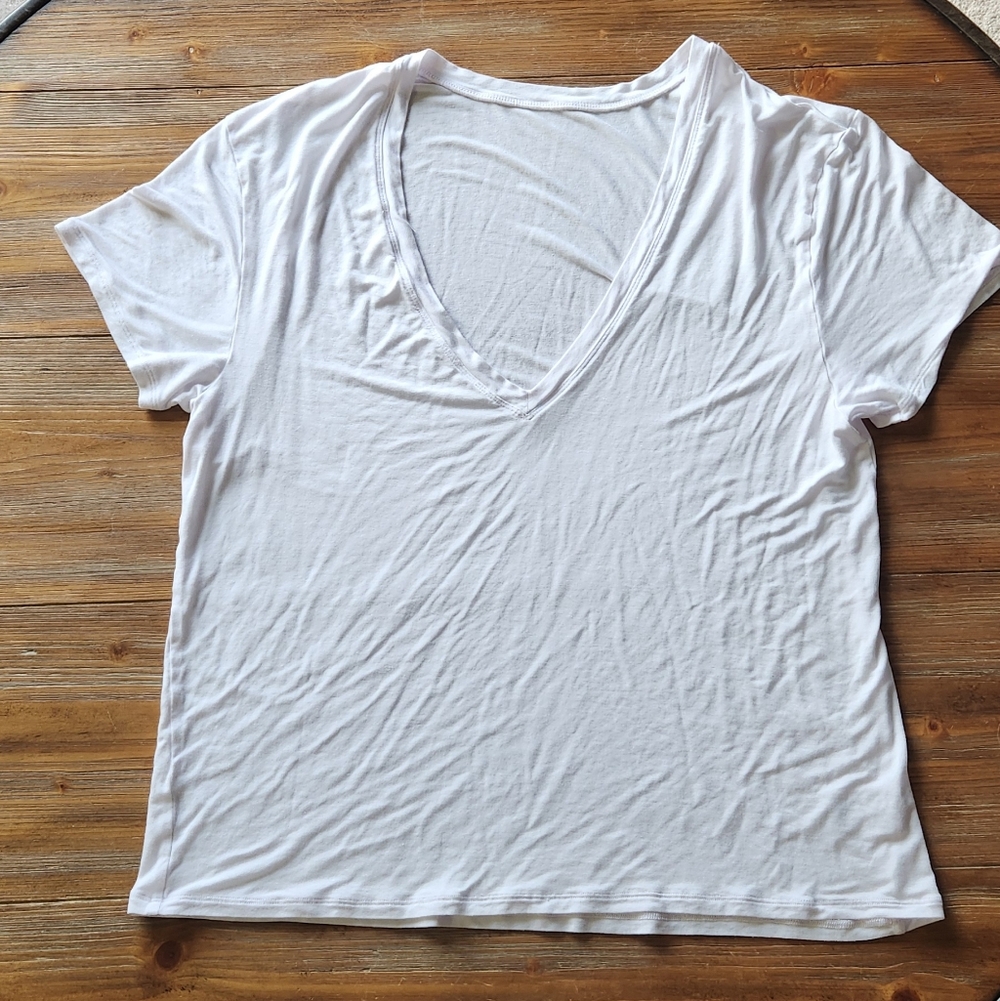 BuffBunny White V-Neck Short Sleeve Tee